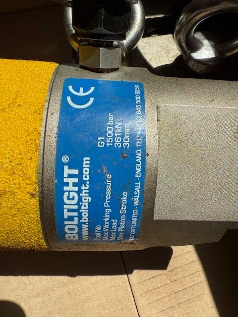 Siłownik hydrauliczny przelotowy 1500 bar do maszyn komplet