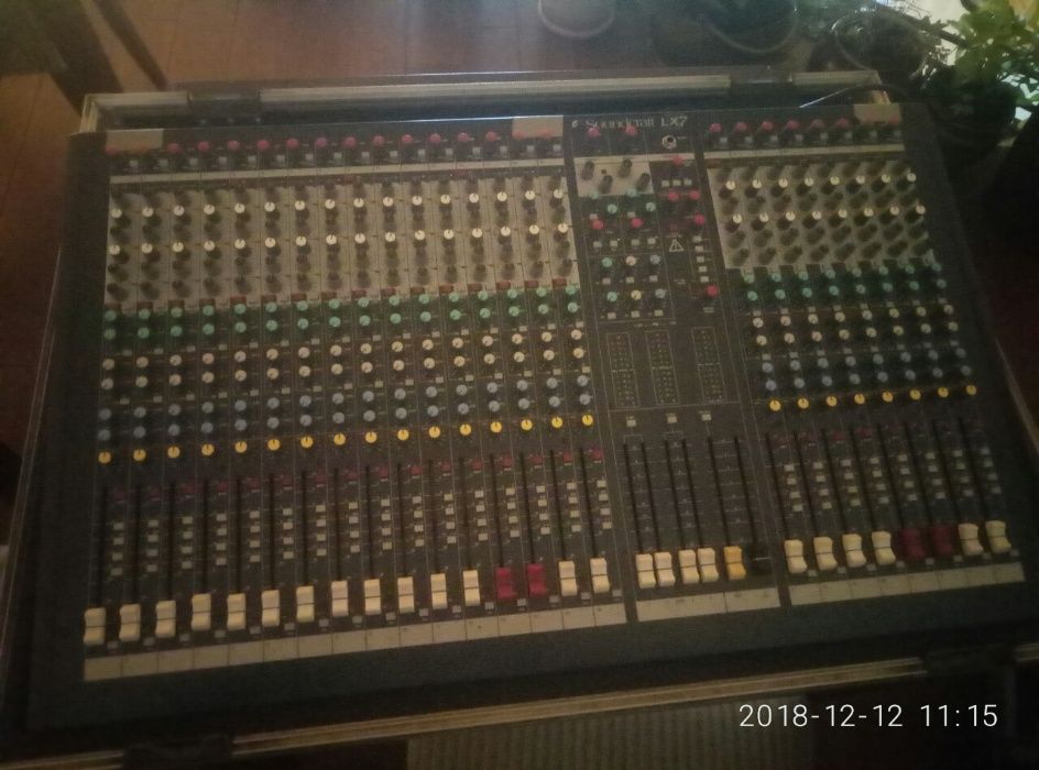 Пульт Soundcraft LX7