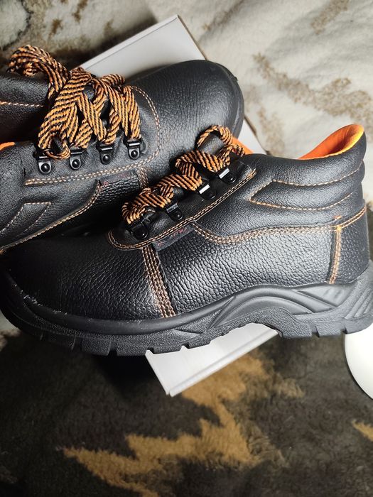 Ботинки рабочие 42 р. Металевий носок. Польща.