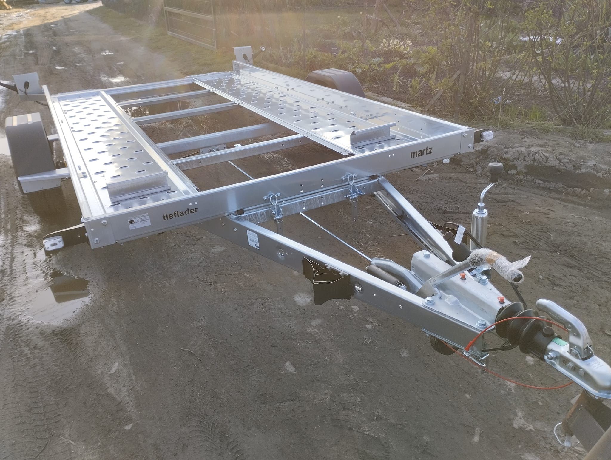 Przyczepa Laweta 353x184 TIEFLADER 350 1,3T UCHYLNA GRAWITACYJNIE