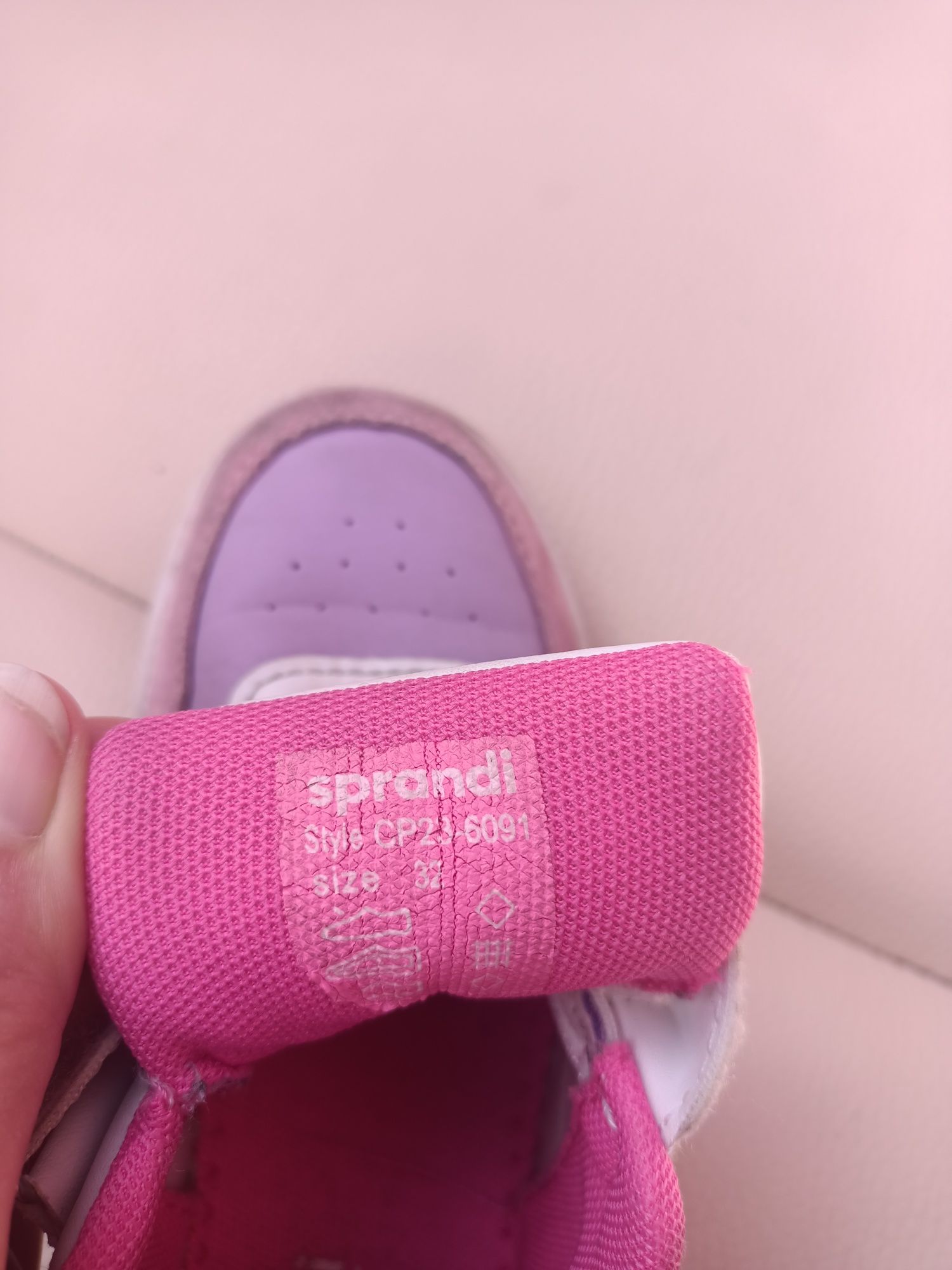 Buty sportowe Sprandi 32