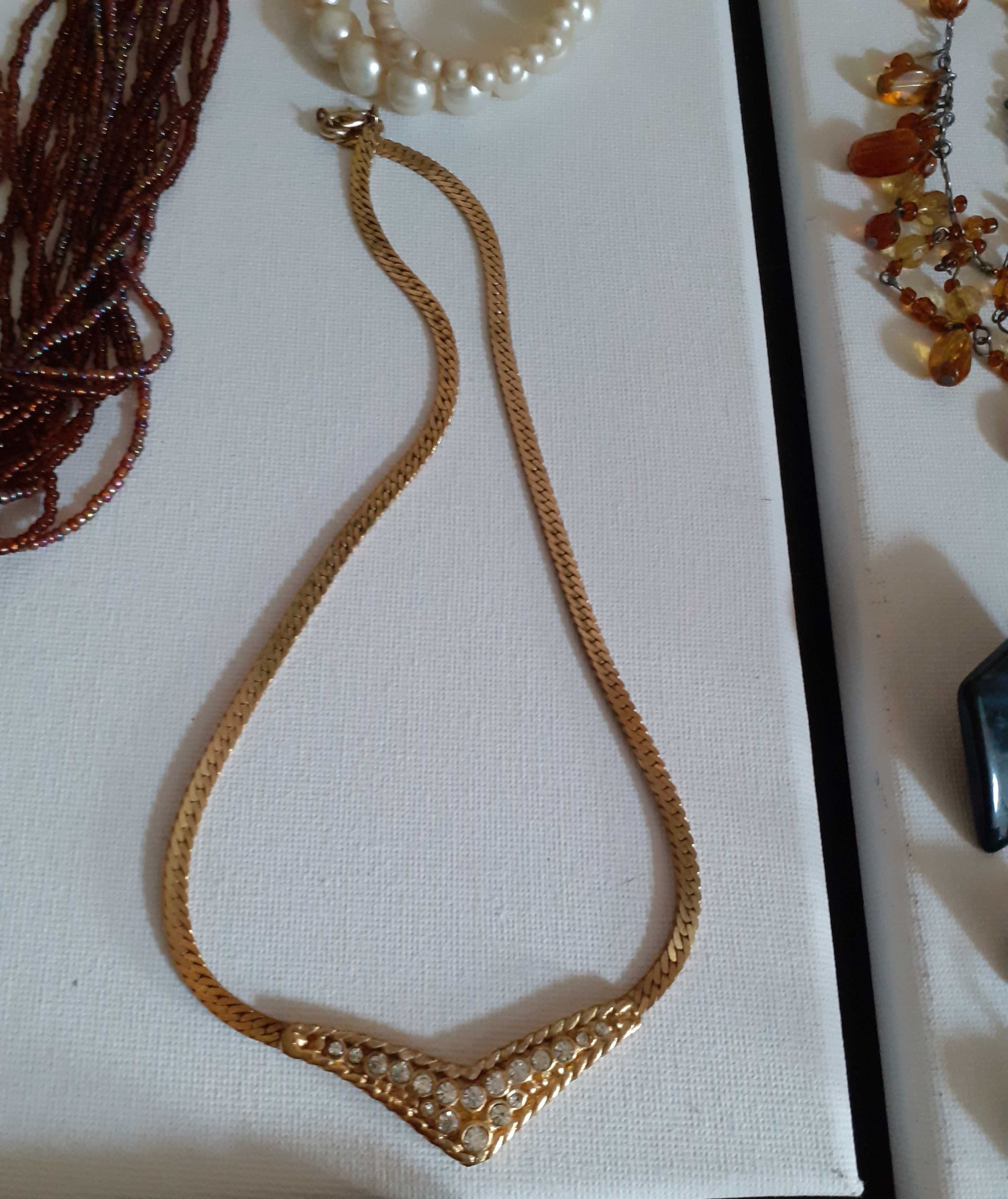 Lote/conjunto 145 peças Bijuteria Vintage atualizado Abril