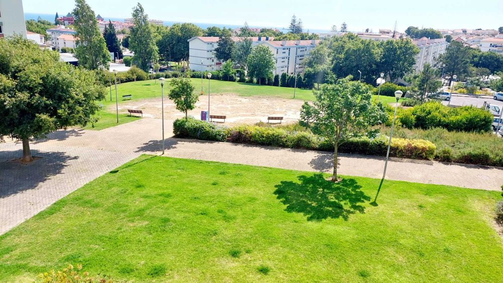 Luminoso T1 na Parede com vista para jardim - MOBILADO