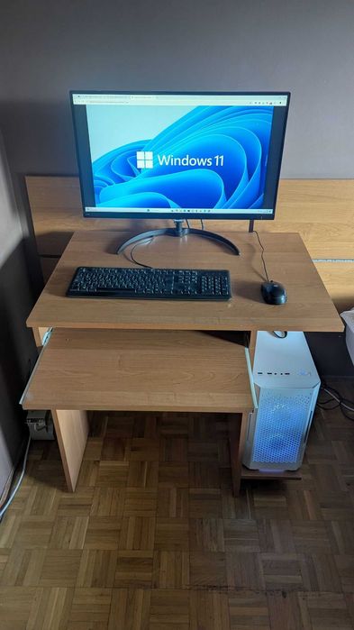 Małe biurko komputerowe 80cm