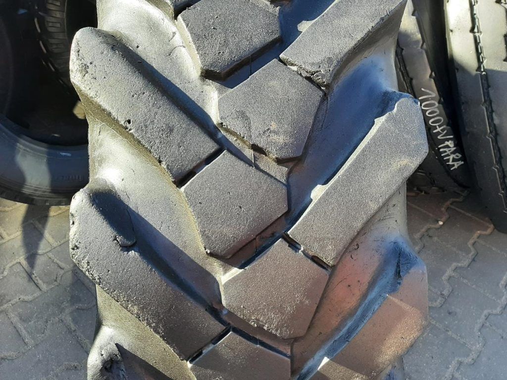 2x Opona używana przemysłowa 12.5-20 12.5R20 MAXDURA 400zł(szt.) W4321
