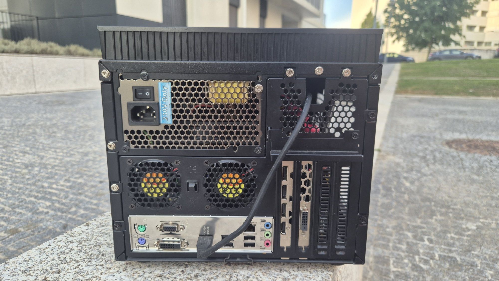 Desktop PC gaming i5 16Gb Ram gráfica RX570 8GB computador