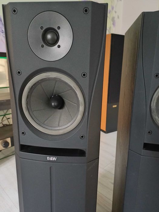 kolumny głośniki Bowers & Wilkins DM305