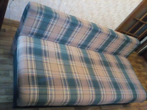 Красивый диван на заказ (200 х 150 x 45) на два спальных места