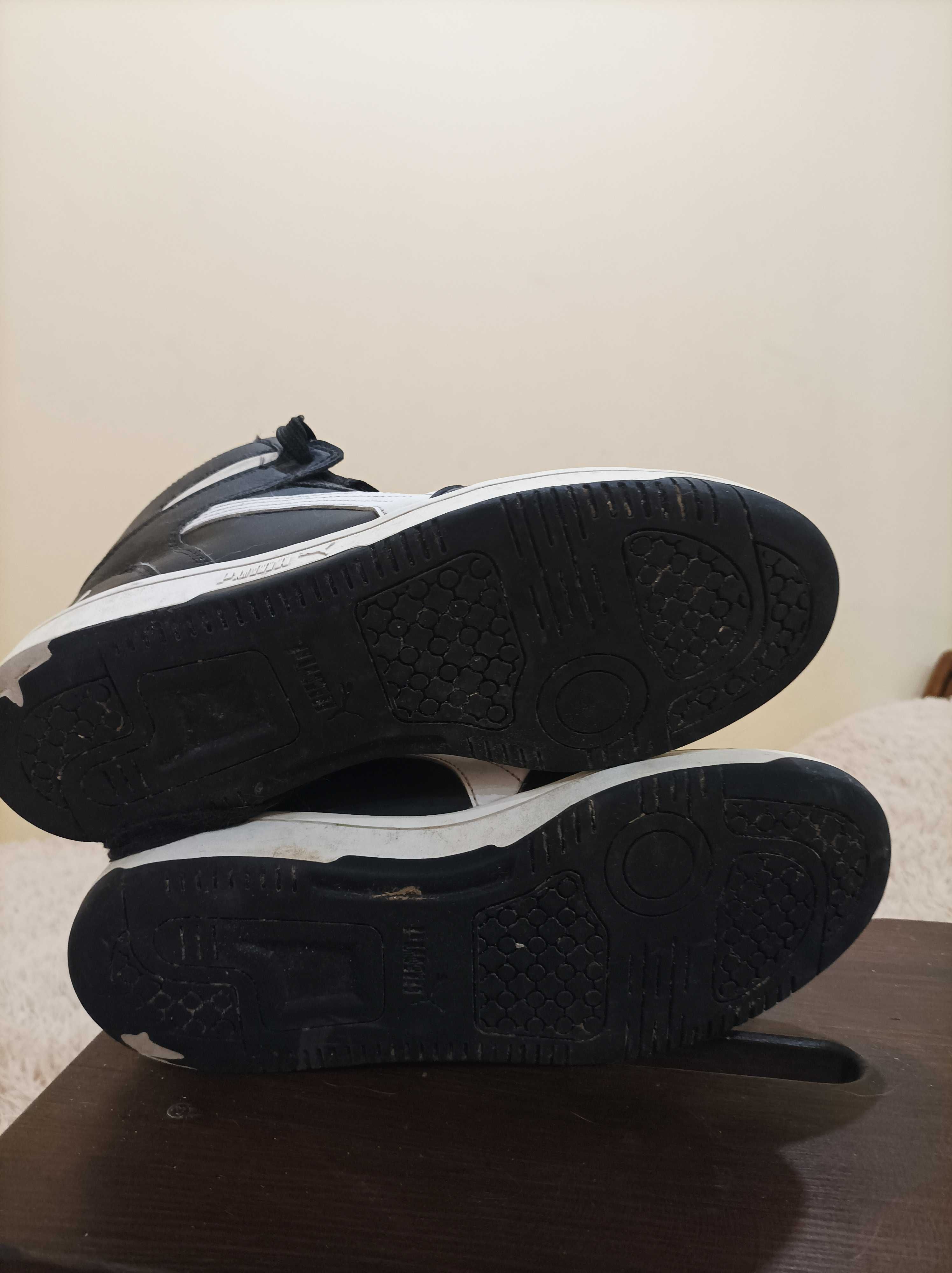 Продаю осіннє взуття Puma р.41-42, довж.устілки 27 см.Можливий торг.
