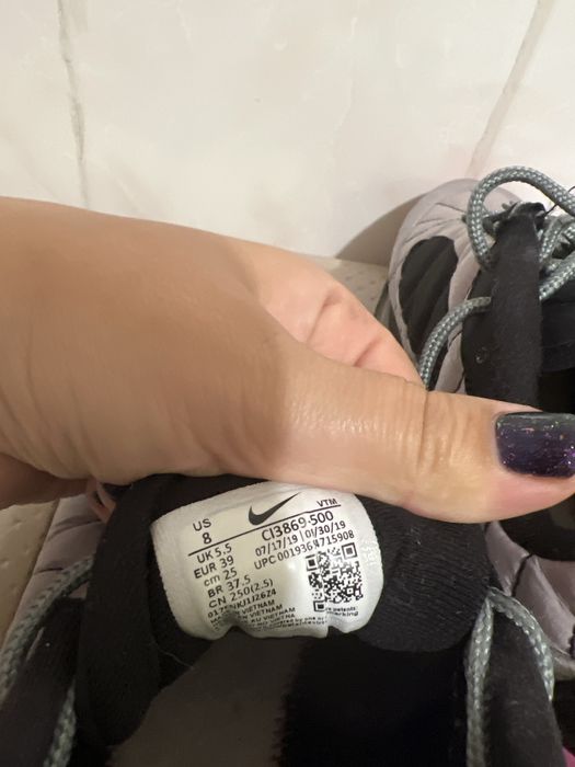 Nike кросівки 39