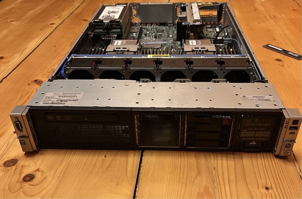 HP ProLiant DLЗ80p Gen8