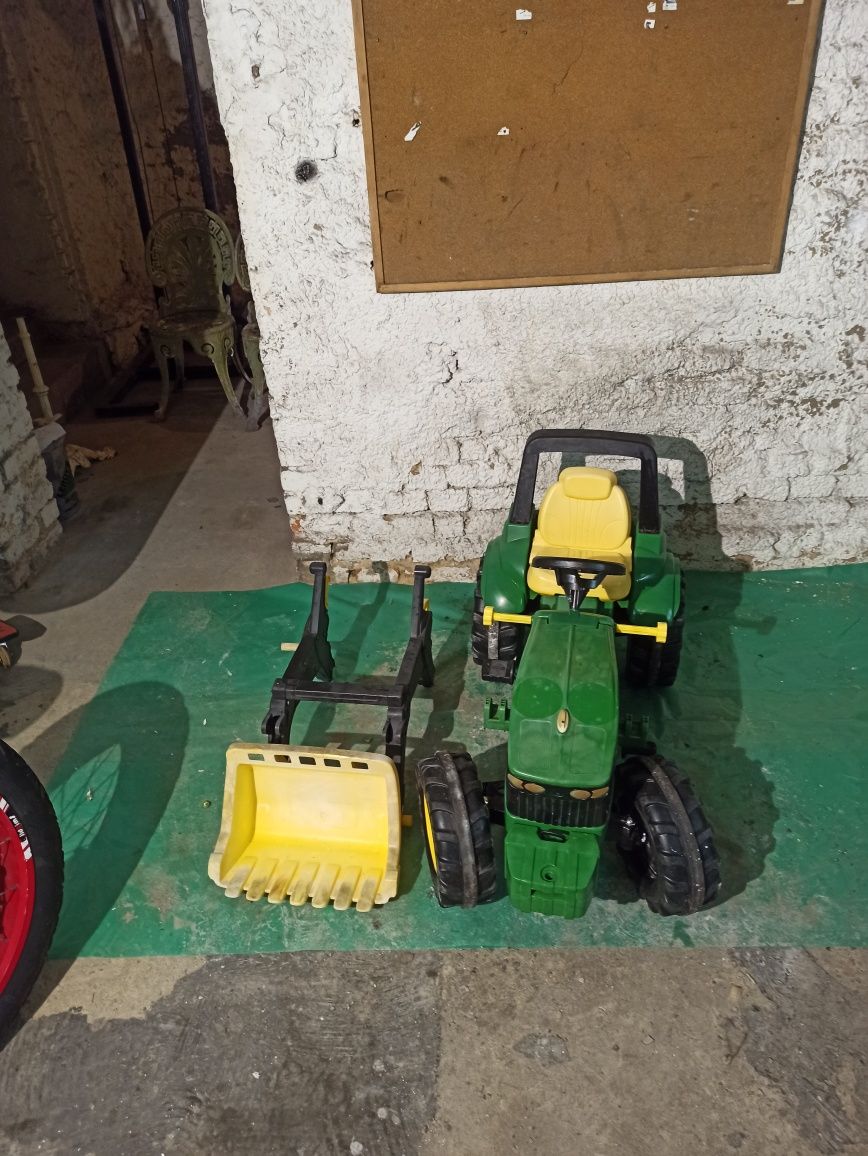 Traktorek na pedały John Deere