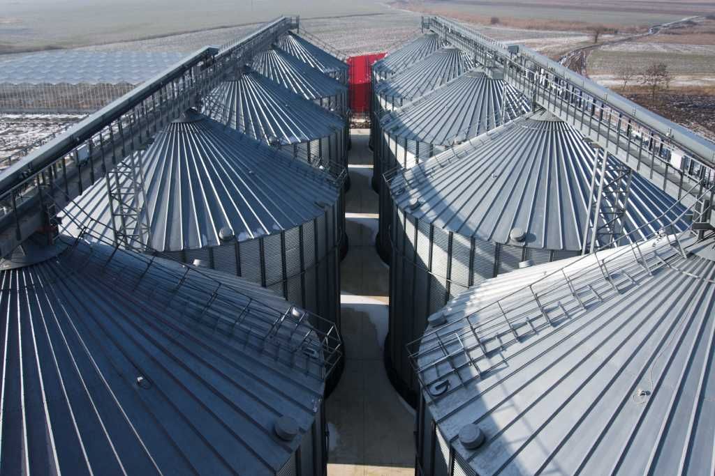 Елеватор 2015 року на 20000 тонн из сонячною станцією на 190 панелей