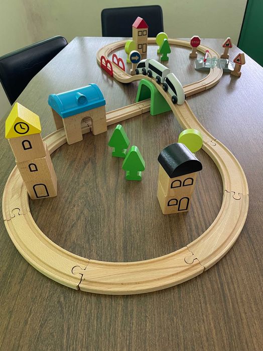 Pista de comboio de madeira IKEA LILLABO 45 peças