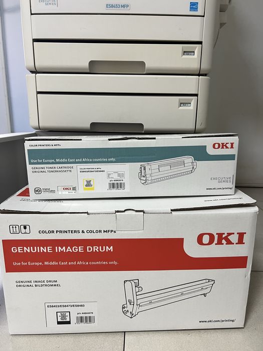 Impressora multifunções a cores OKI