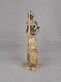 Brąz, stara afrykańska rzeźba z brązu, kobieta z dzieckiem wys. 30 cm