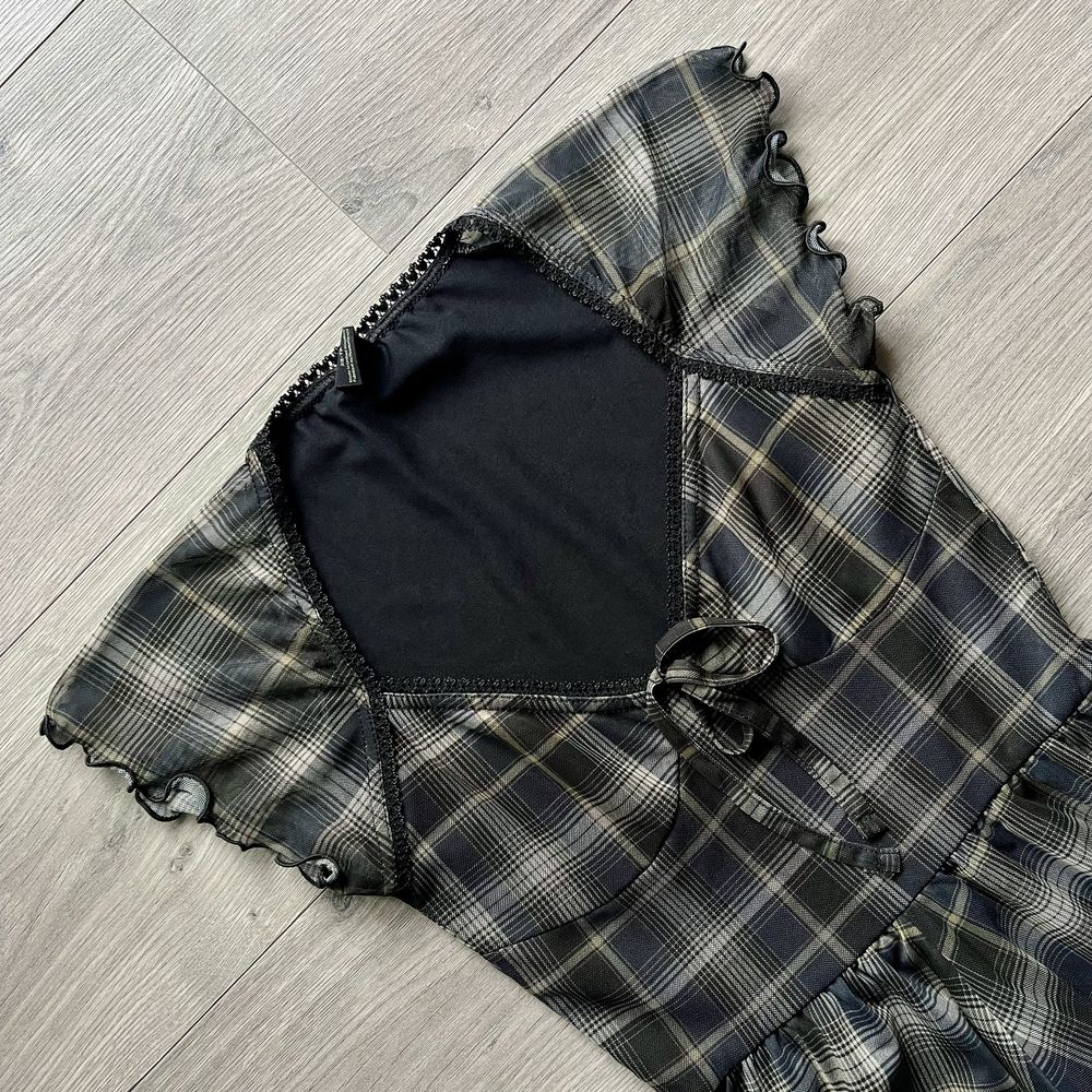Sukienka kombinezon w kratkę viral Urban Outfitters