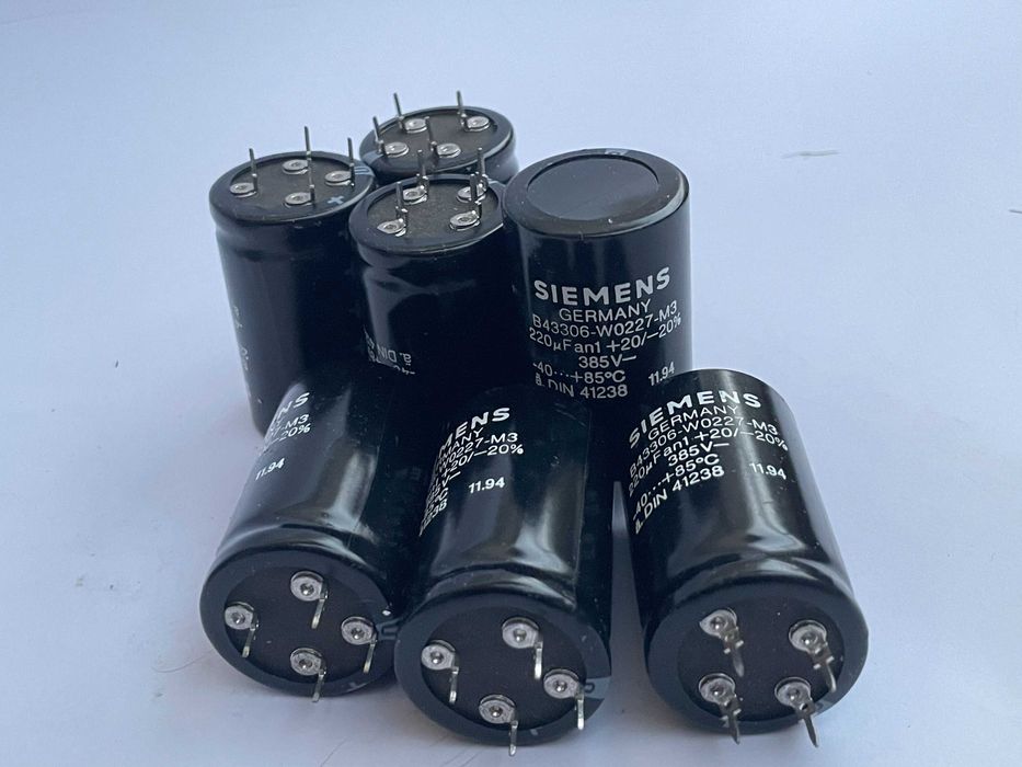 Конденсатори Siemens 220мкФ 385V – Німеччина, нові