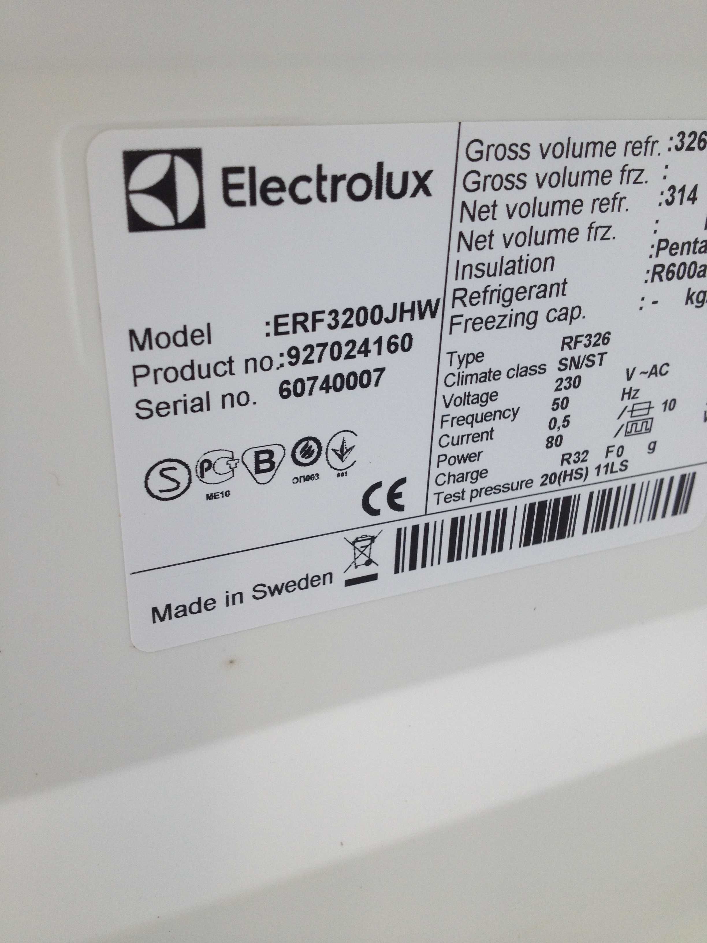 chłodziarka Electrolux ERF3200 JH W
