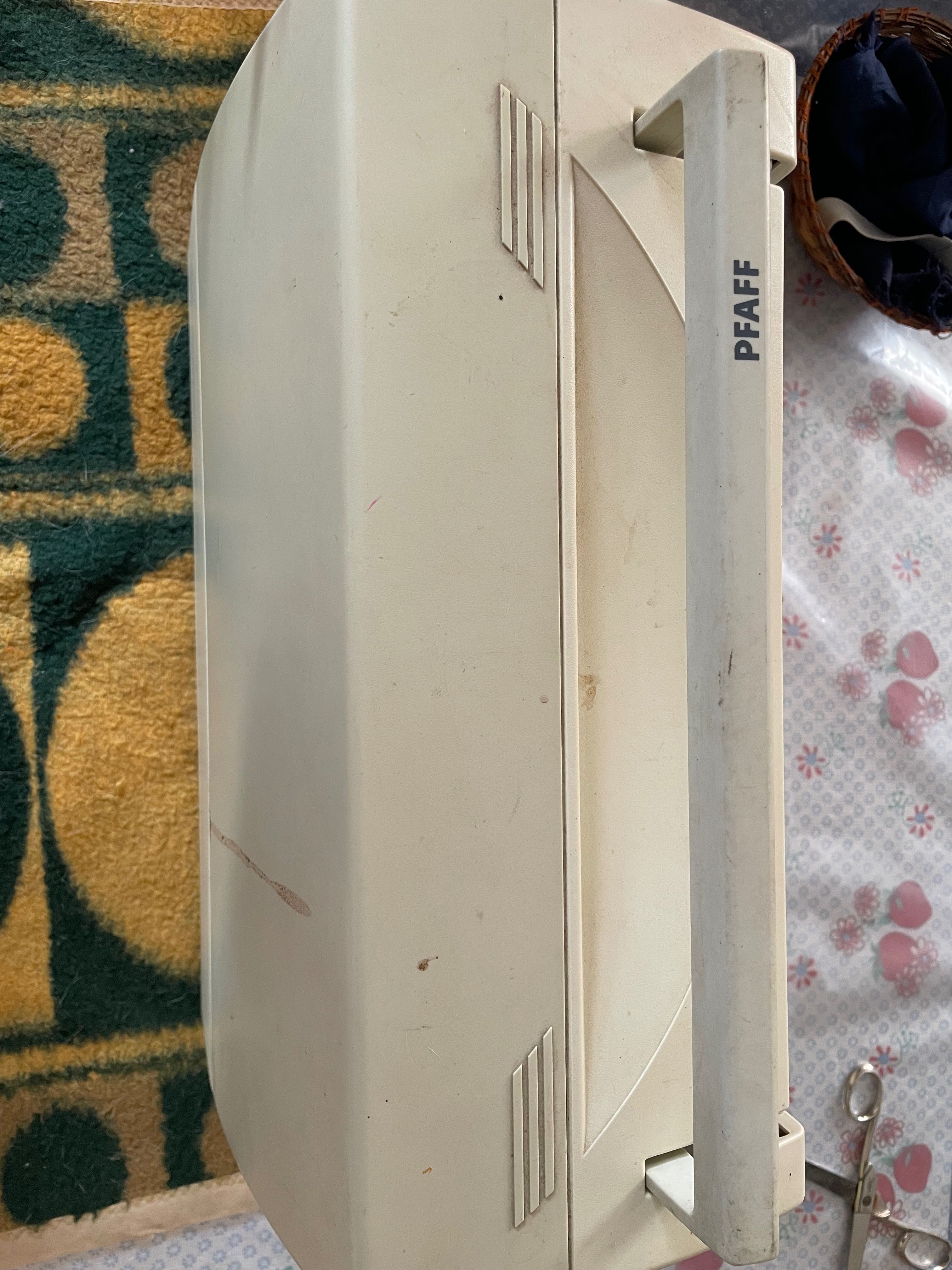 Máquina de Costura PFAFF tipmatic 6120