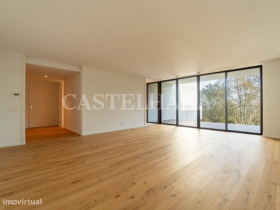 Apartamento T4 novo com vista parque na Quinta do Cravel