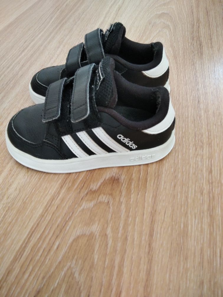 Buty adidasy firmy adidas rozmiar 23.5