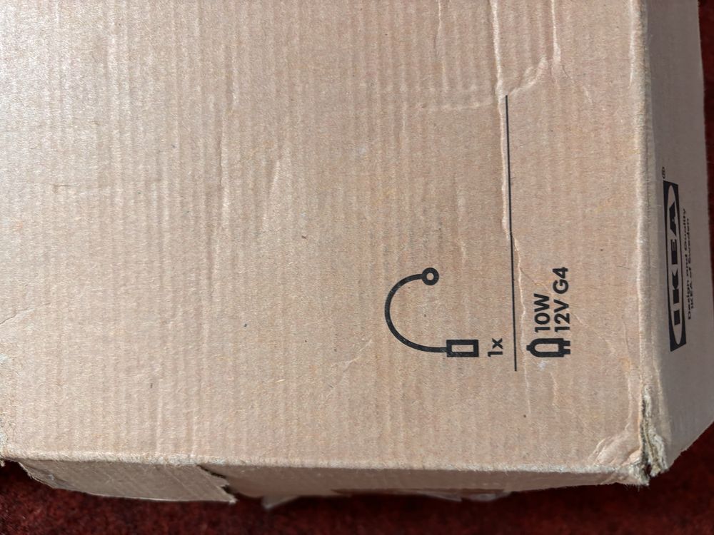 Nowa lampa ścienna IKEA nad obraz Piccola