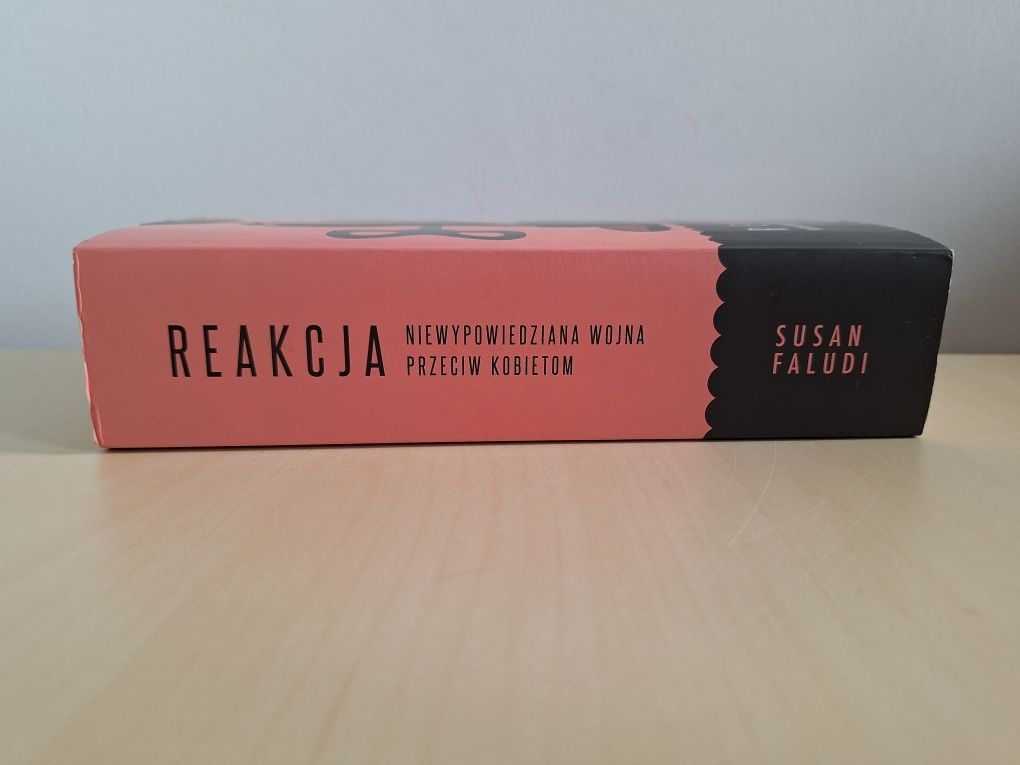 Susan Faludi Reakcja Niewypowiedziana wojna przeciw kobietom