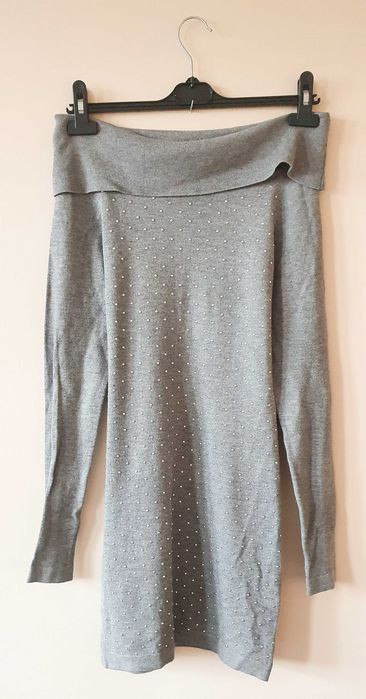 Quiz świetna szara midi sukienka sweterkowa odkryte ramiona s