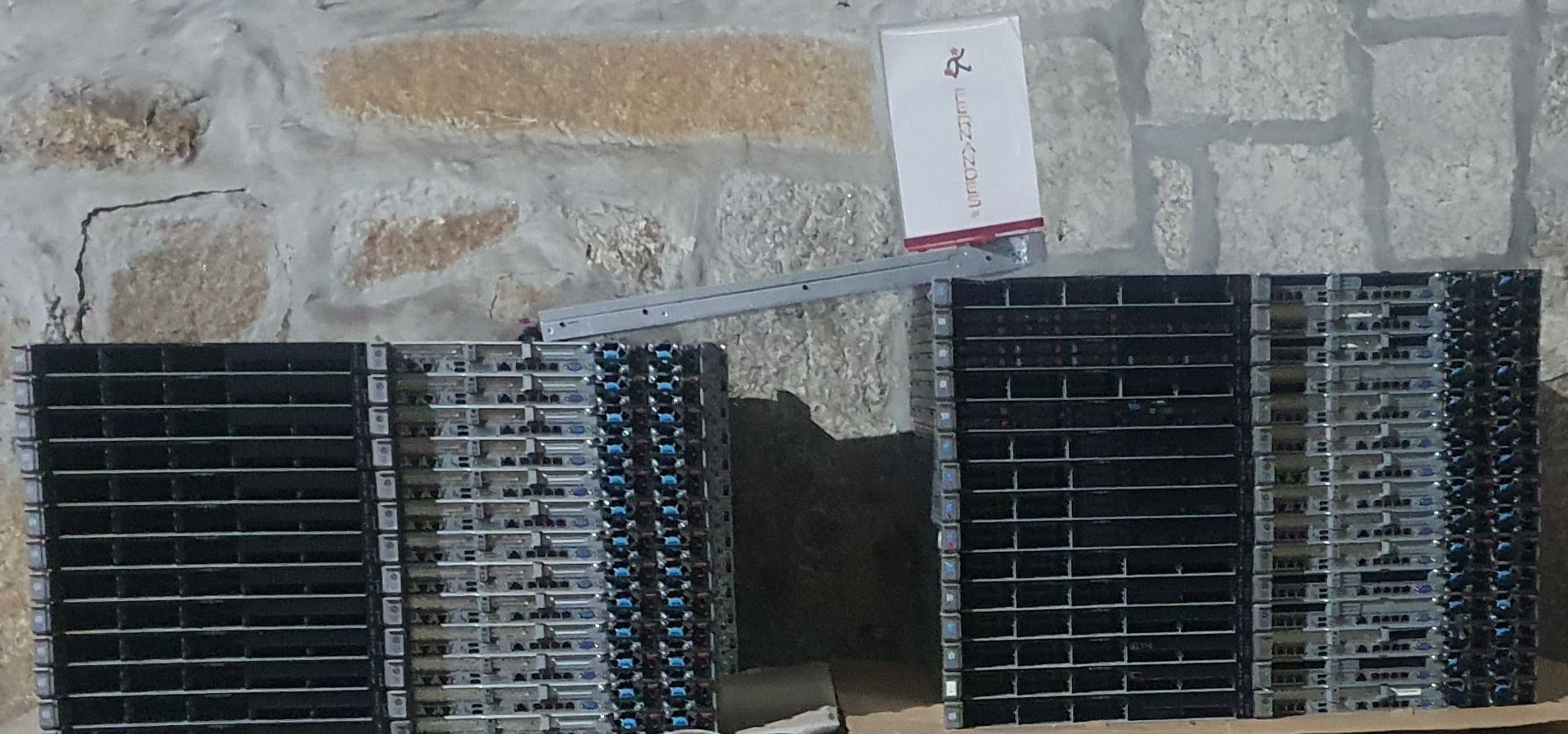 HP DL360 G9 | 2 x E5-2620V3 | 32GB | 3 x 300GB |