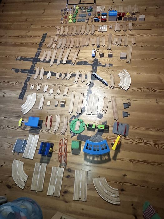 Tory drewniane IKEA i inne – okolo 160 elementów