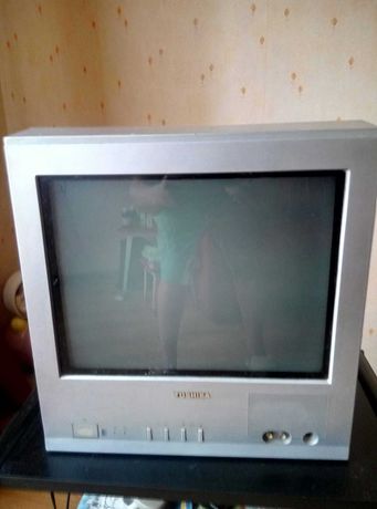 телевизор TOSHIBA плоский экран