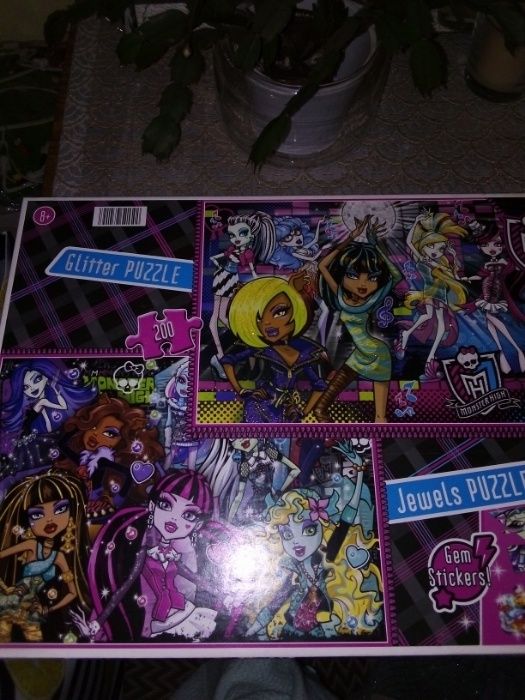 puzzle i teczka dla fanki Monster High