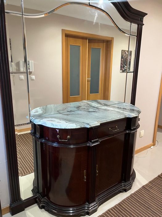 Cómoda de madeira maciça