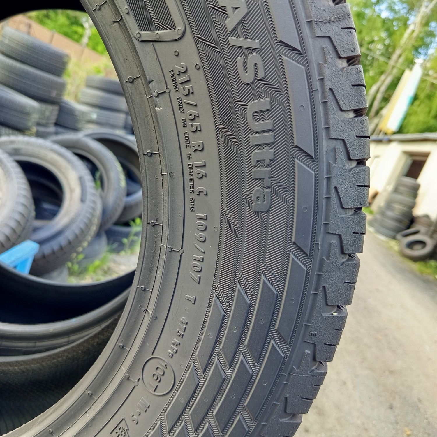 215/65r16C Continental VanContact A/S Ultra z 2023r 8mm