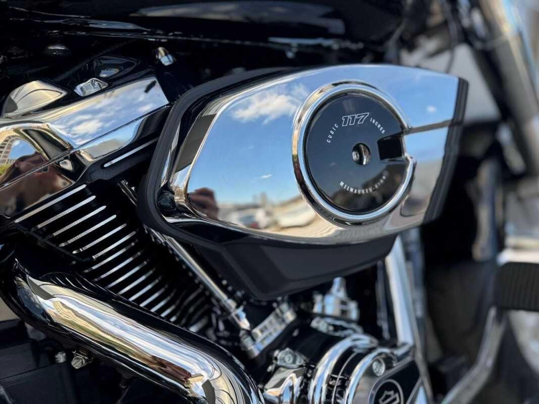 Оофіційний мотоцикл 2025 Harley-Davidson® Fat Boy колір Vivid Black