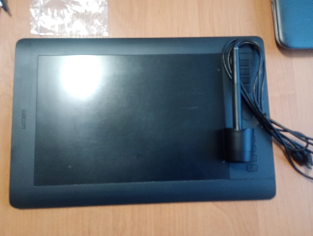 Графічний планшет PTH-651