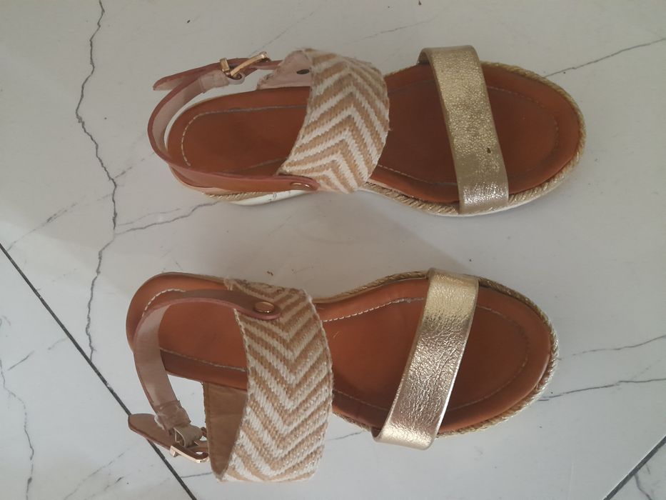 Sandaly  zlote r.36
