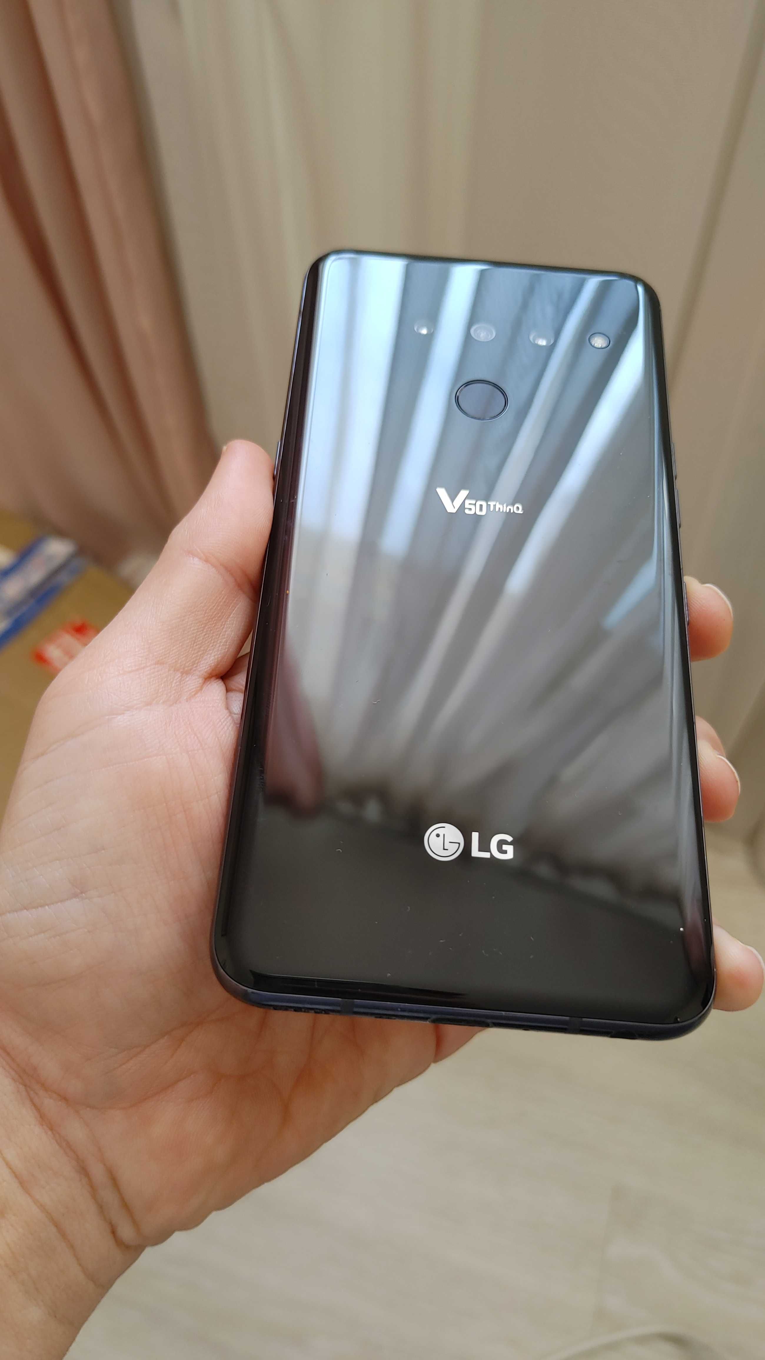 LG v50 6/128gb + 8gb sd card