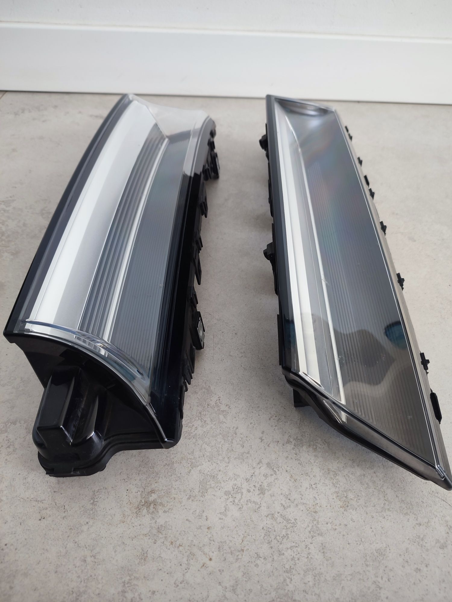 Lampa LED L P Przód VW T7 7T0 22r Oryginał