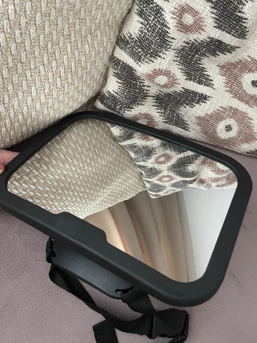 Lusterko samochodowe do obserwacji dziecka