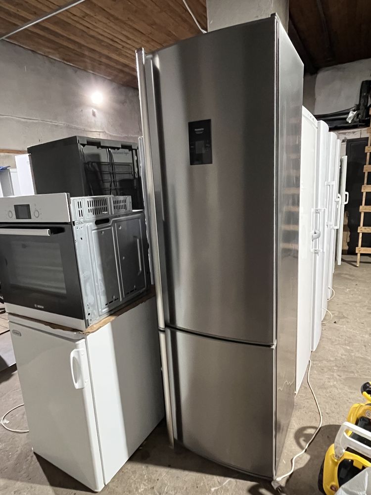 Холодильник з морозильною камерою Electrolux Siemens Bosch Samsung