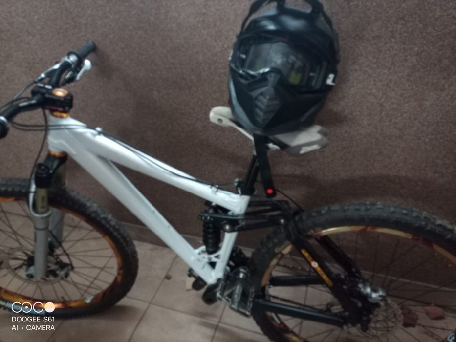 Rower wyczynowy Custom typu Freeride Full