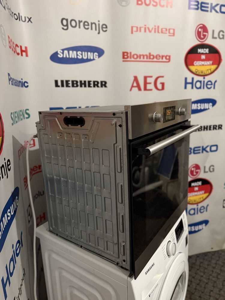 Вбудована духовка/духова шафа Bauknecht BAR2 KP8V2 IN 71л/ бу техніка