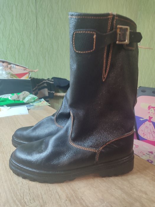 Теплі робочи сапоги .