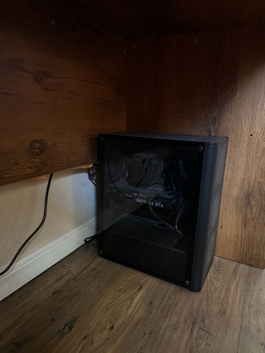 Komputer gamingowy + monitor