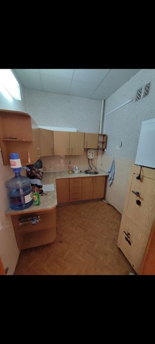 «Два офіси в одному: 70 м², метро 2 хвилини пішки!