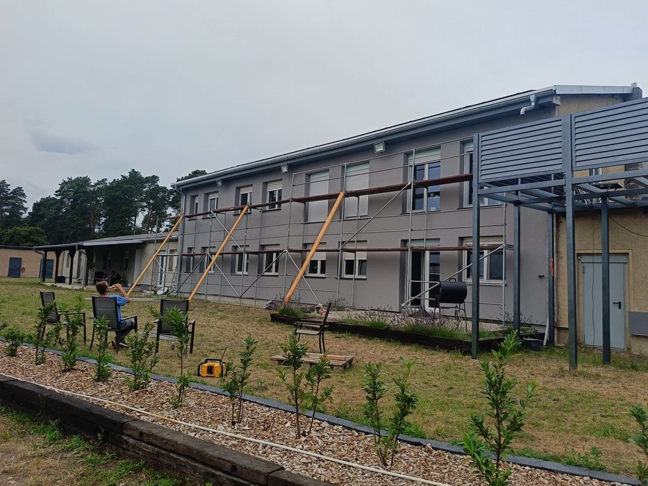 Elewacja natryskowe nakładanie tynków silikatowych