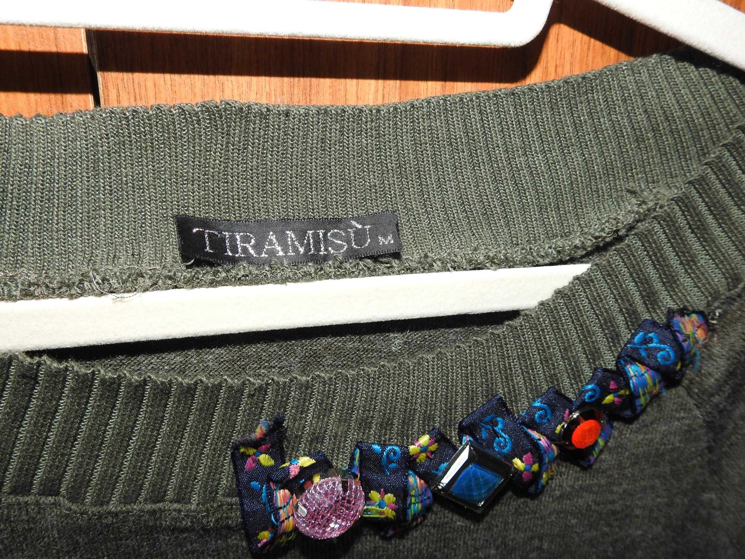 Długi damski sweter - M