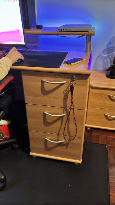 Secretaria de escritorio ou quarto